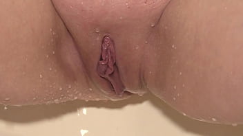Shaving Her Mature Pussy Up Close – Asmr Sounds